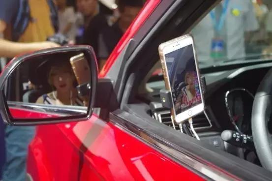 网红直播聊座驾司机,座驾司机背后的故事与传奇