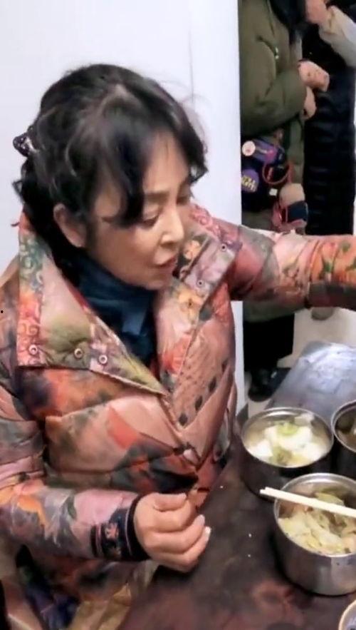 明星请小鲜肉吃饭