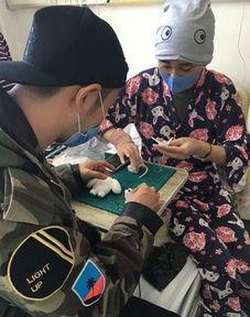 明星看望癌症男孩吗,明星探访勇敢抗癌少年