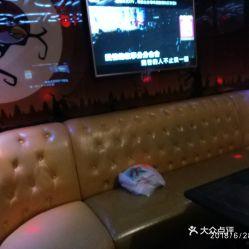 明星主题ktv,欢歌笑语——明星主题KTV畅享之夜